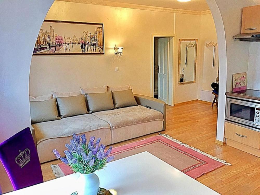 Rose Apartment มาเรียอานซเกลาซนี ภายนอก รูปภาพ