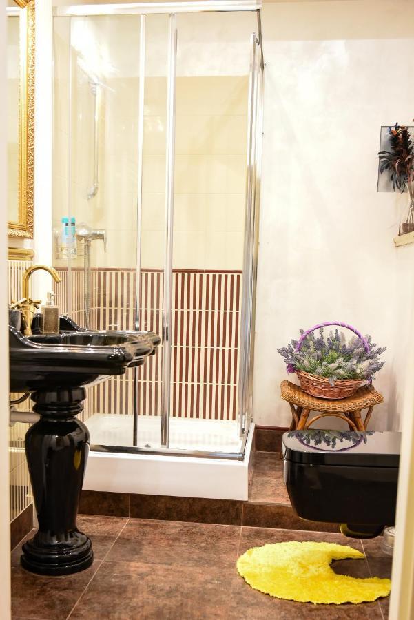 Rose Apartment มาเรียอานซเกลาซนี ภายนอก รูปภาพ