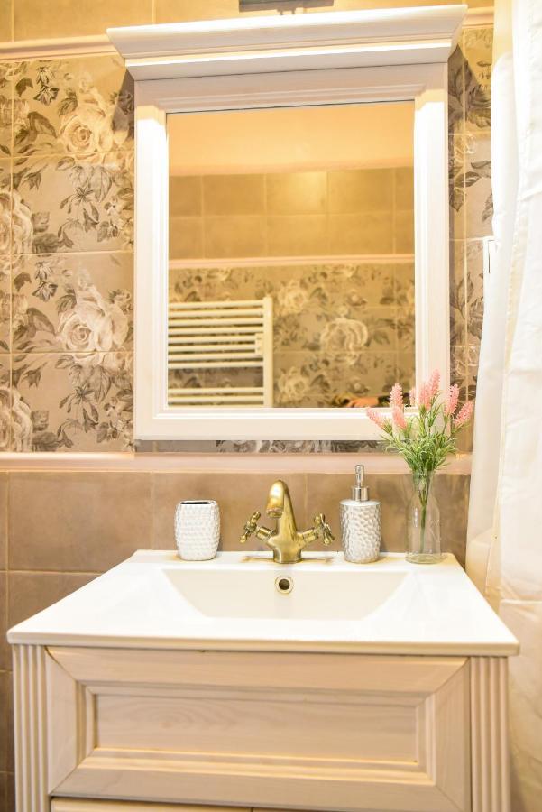 Rose Apartment มาเรียอานซเกลาซนี ภายนอก รูปภาพ